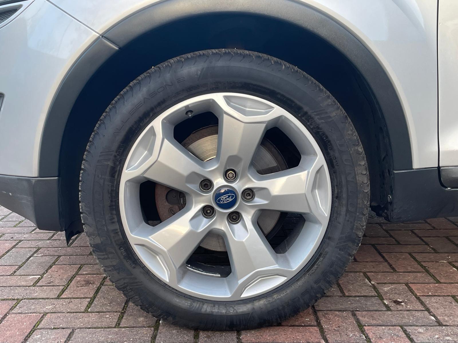 Ford Kuga 2.0 TDCi Zetec SUV 5dr Diesel Manual 2WD Euro 5 (140 ps)