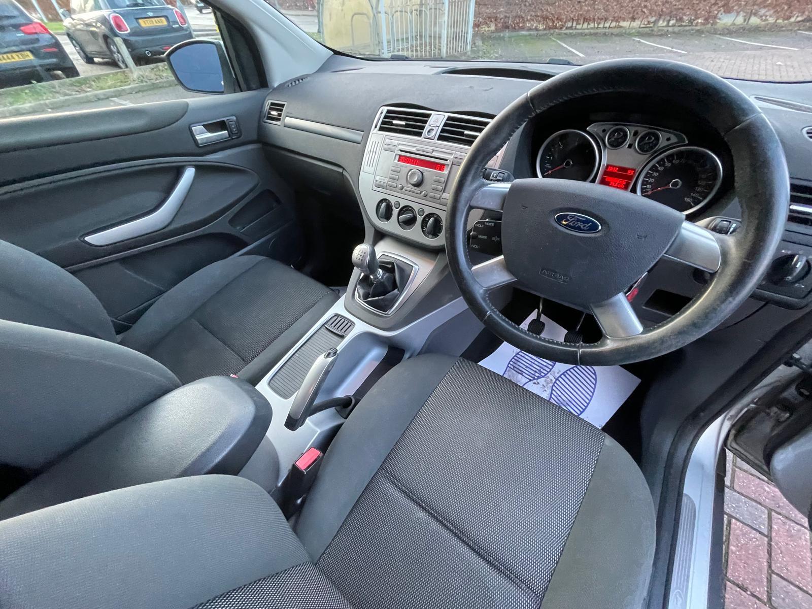 Ford Kuga 2.0 TDCi Zetec SUV 5dr Diesel Manual 2WD Euro 5 (140 ps)