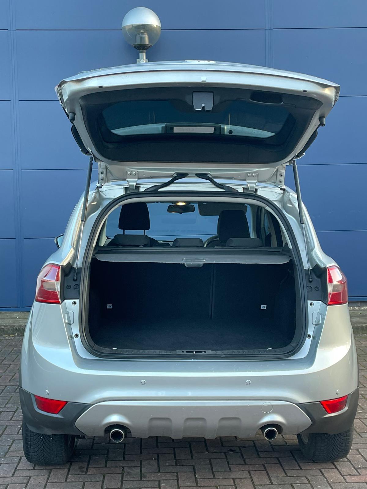 Ford Kuga 2.0 TDCi Zetec SUV 5dr Diesel Manual 2WD Euro 5 (140 ps)