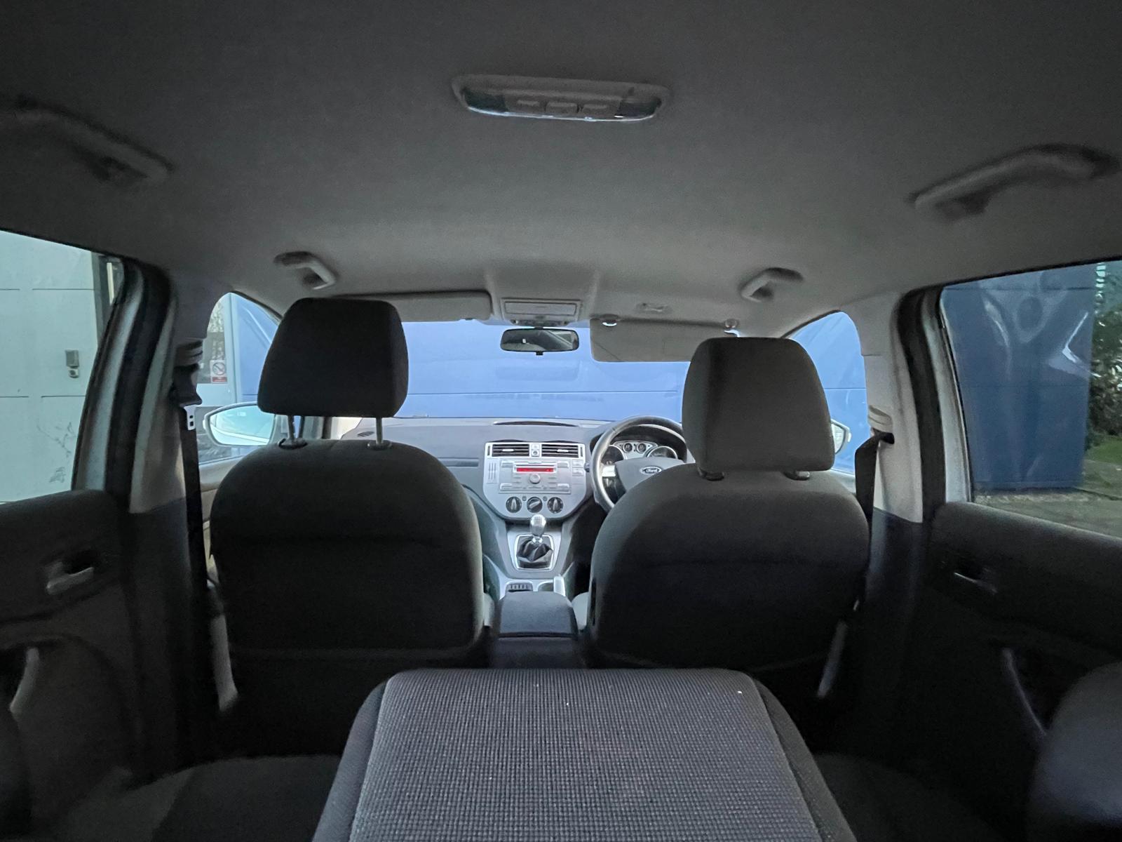 Ford Kuga 2.0 TDCi Zetec SUV 5dr Diesel Manual 2WD Euro 5 (140 ps)