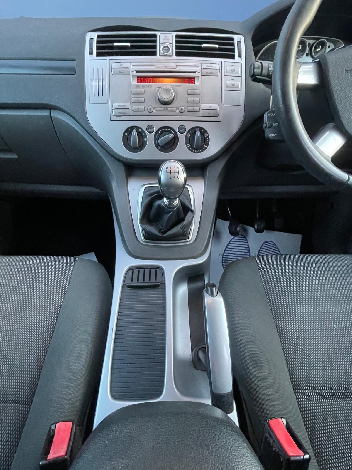 Ford Kuga 2.0 TDCi Zetec SUV 5dr Diesel Manual 2WD Euro 5 (140 ps)