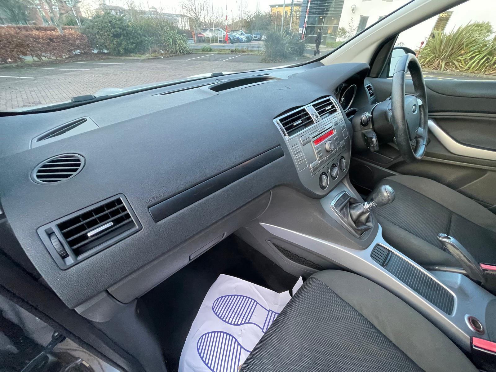 Ford Kuga 2.0 TDCi Zetec SUV 5dr Diesel Manual 2WD Euro 5 (140 ps)