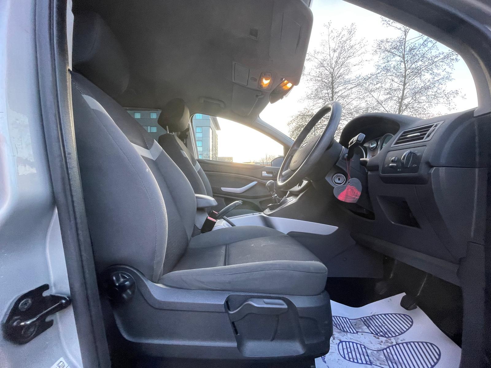 Ford Kuga 2.0 TDCi Zetec SUV 5dr Diesel Manual 2WD Euro 5 (140 ps)