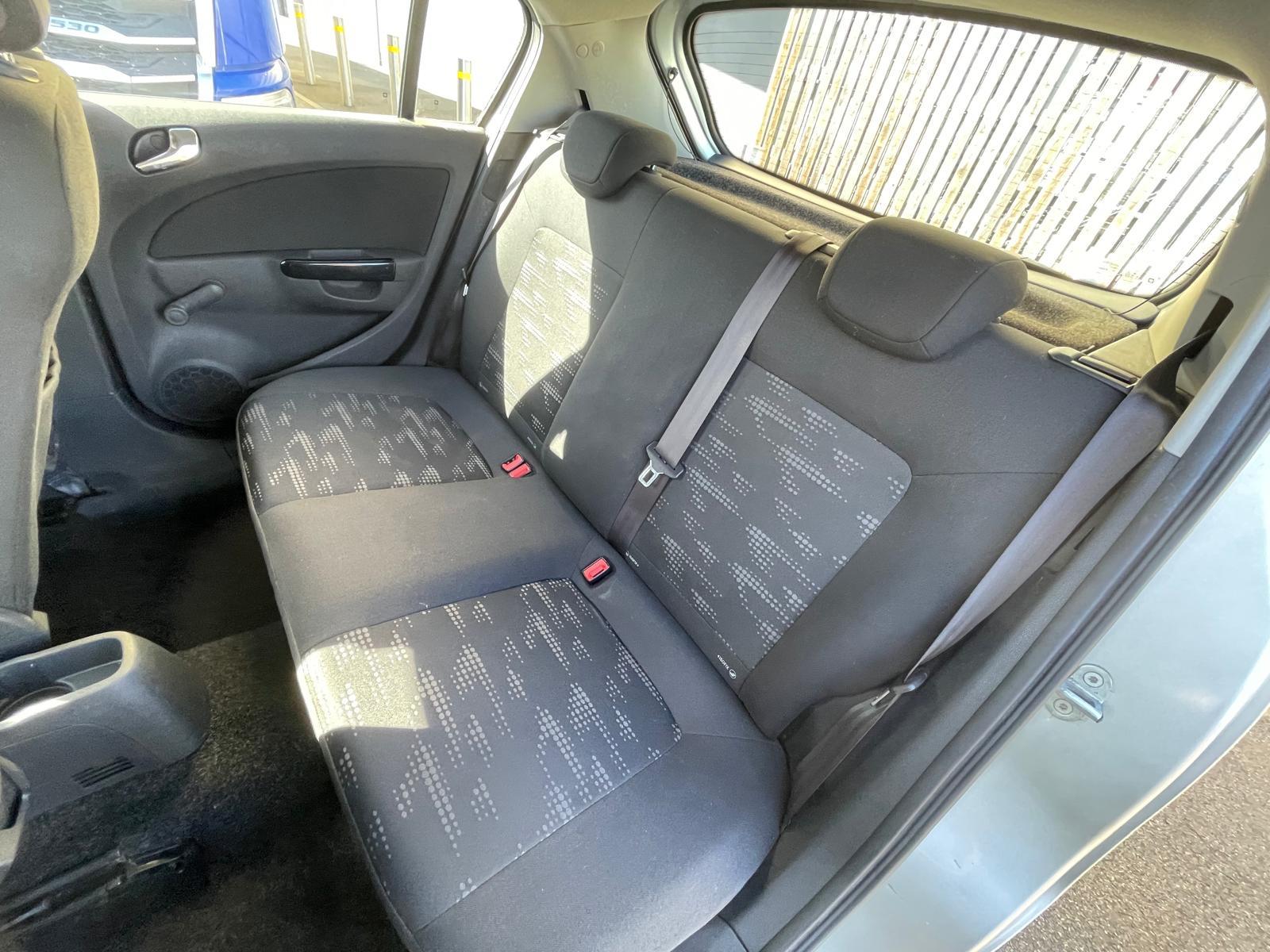 Vauxhall Corsa 1.2 16V Design Hatchback 5dr Petrol Easytronic Euro 5 (A/C) (85 ps)