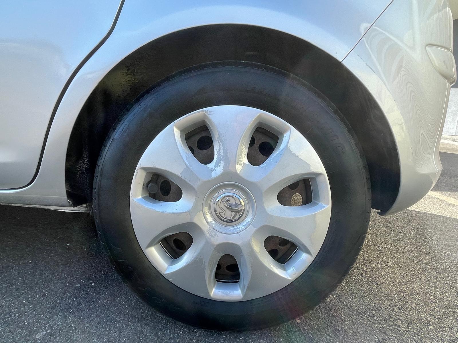 Vauxhall Corsa 1.2 16V Design Hatchback 5dr Petrol Easytronic Euro 5 (A/C) (85 ps)