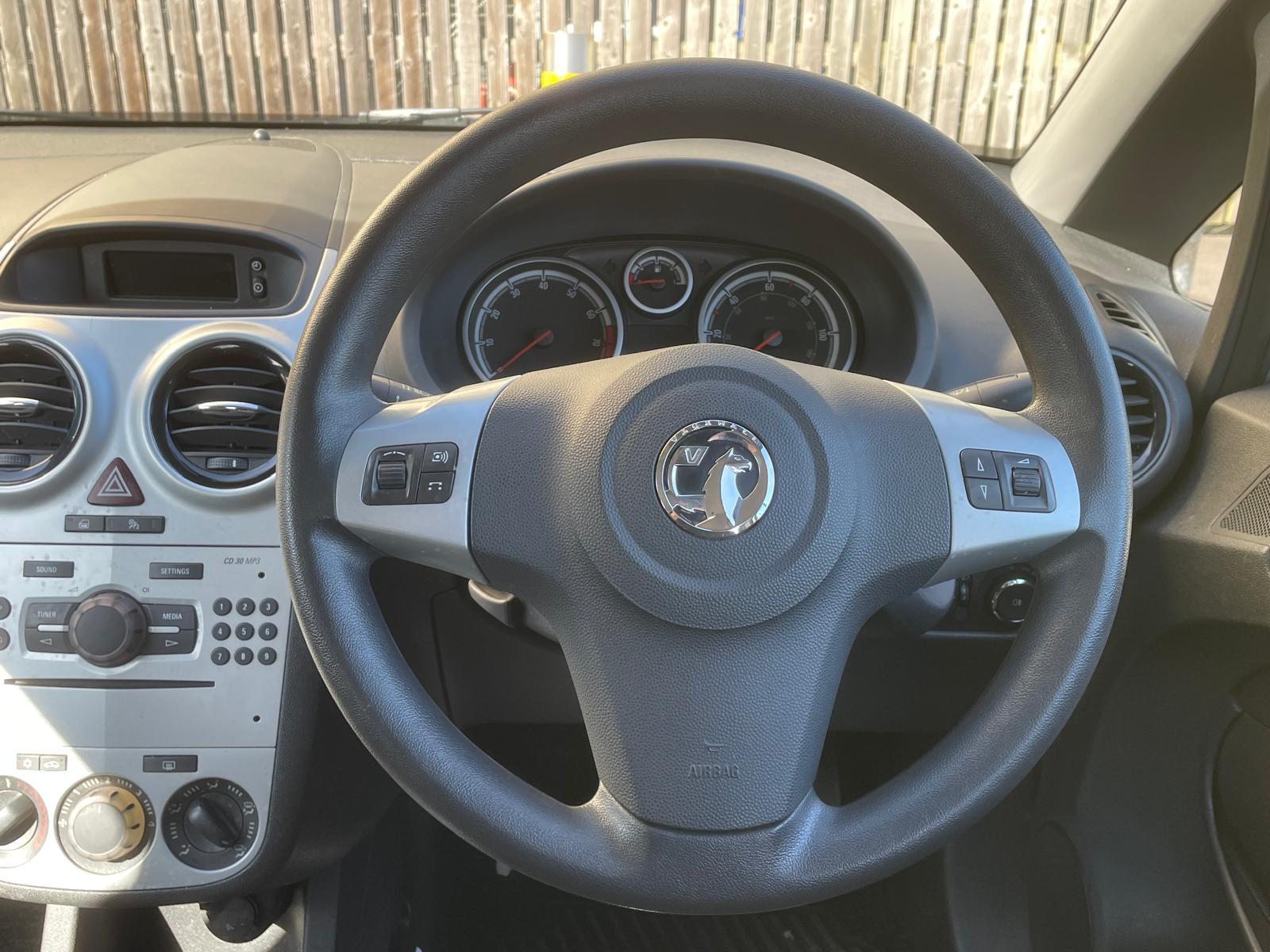 Vauxhall Corsa 1.2 16V Design Hatchback 5dr Petrol Easytronic Euro 5 (A/C) (85 ps)