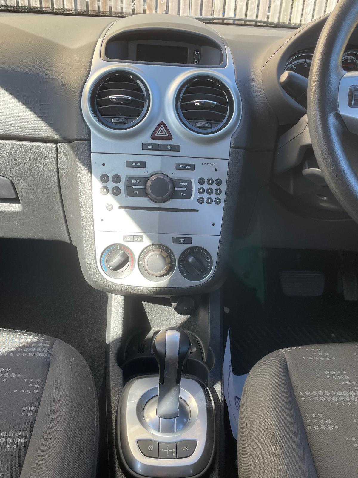 Vauxhall Corsa 1.2 16V Design Hatchback 5dr Petrol Easytronic Euro 5 (A/C) (85 ps)