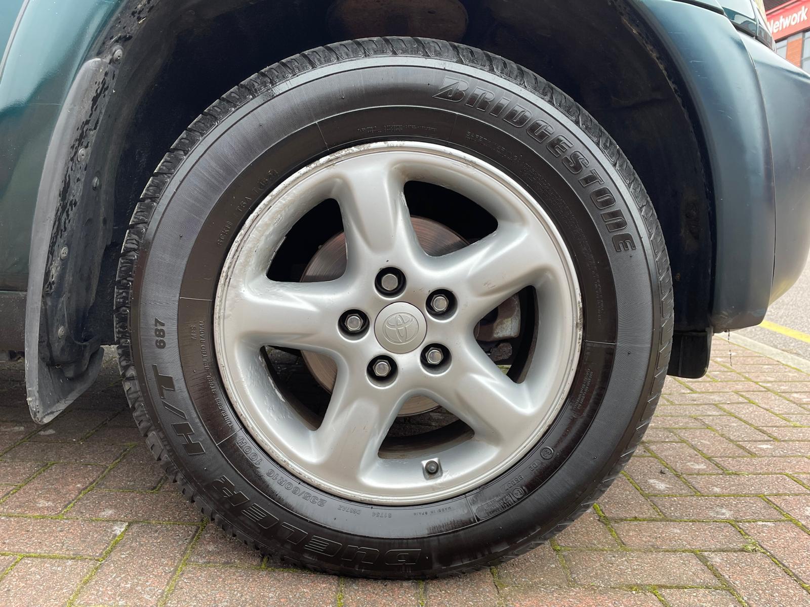 Toyota RAV4 2.0 VVT-i NRG SUV 3dr Petrol Manual 4WD (211 g/km, 147 bhp)