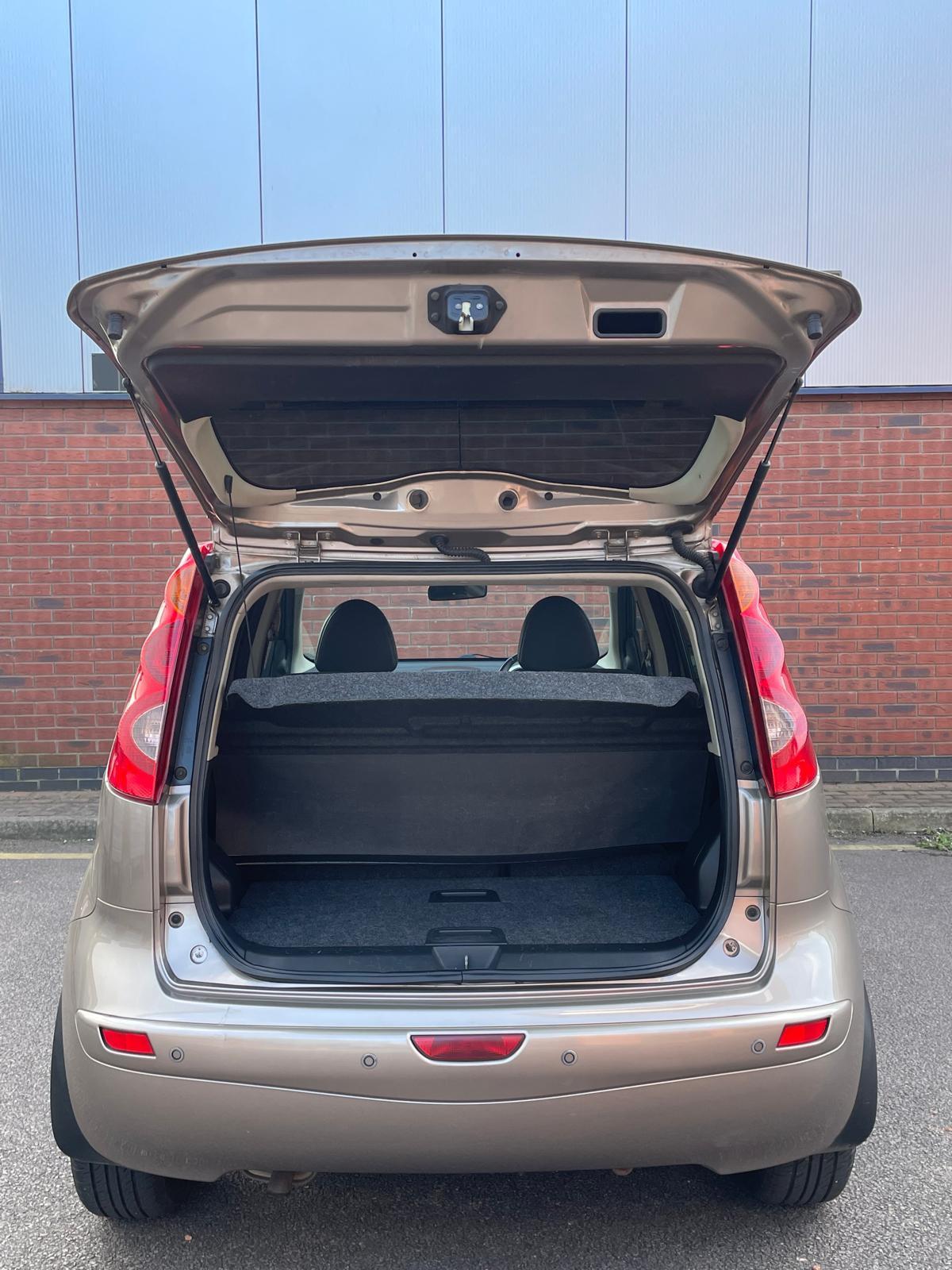 Nissan Note 1.6 16V Tekna Hatchback 5dr Petrol Manual Euro 4 (110 ps)