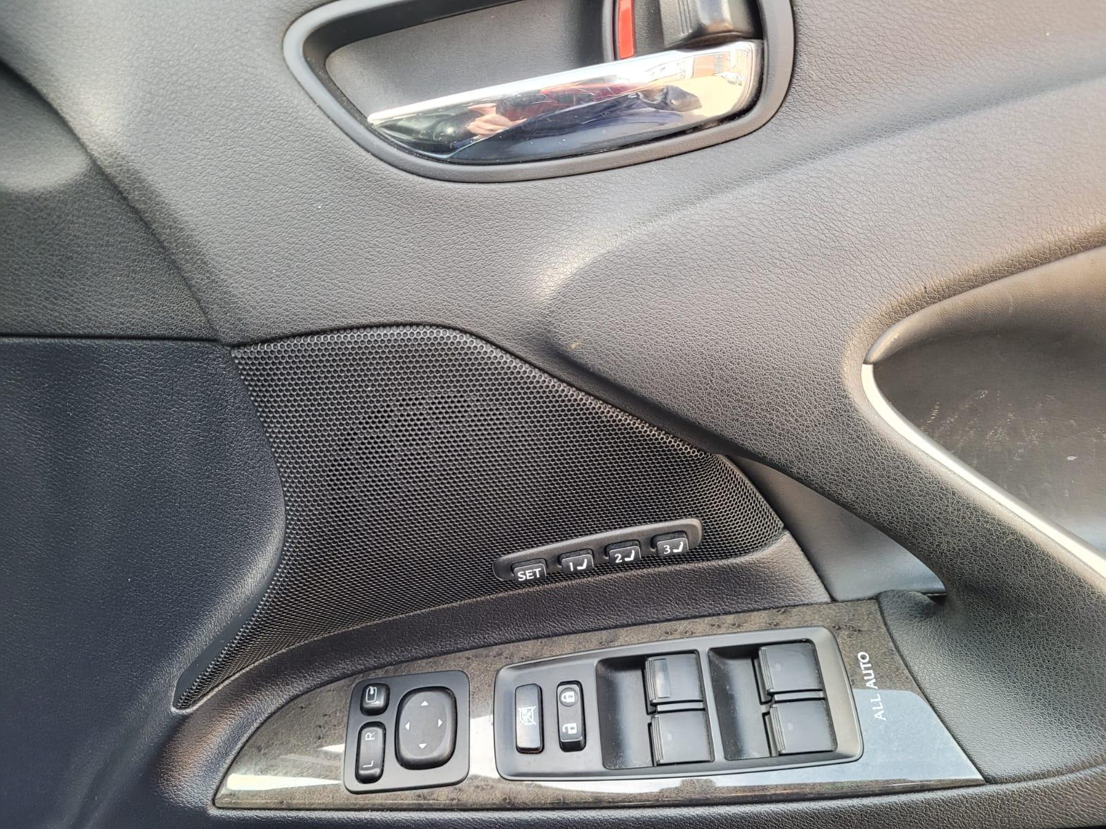 Lexus IS 2.2 220TD SE-L Saloon 4dr Diesel Manual (148 g/km, 175 bhp)