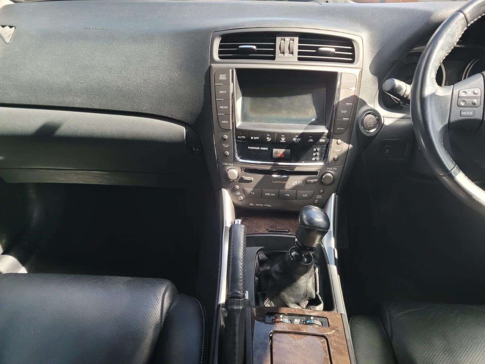 Lexus IS 2.2 220TD SE-L Saloon 4dr Diesel Manual (148 g/km, 175 bhp)