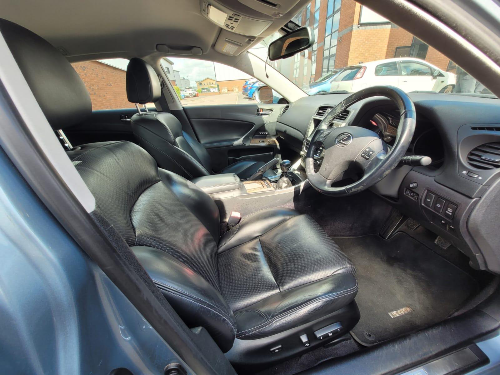 Lexus IS 2.2 220TD SE-L Saloon 4dr Diesel Manual (148 g/km, 175 bhp)