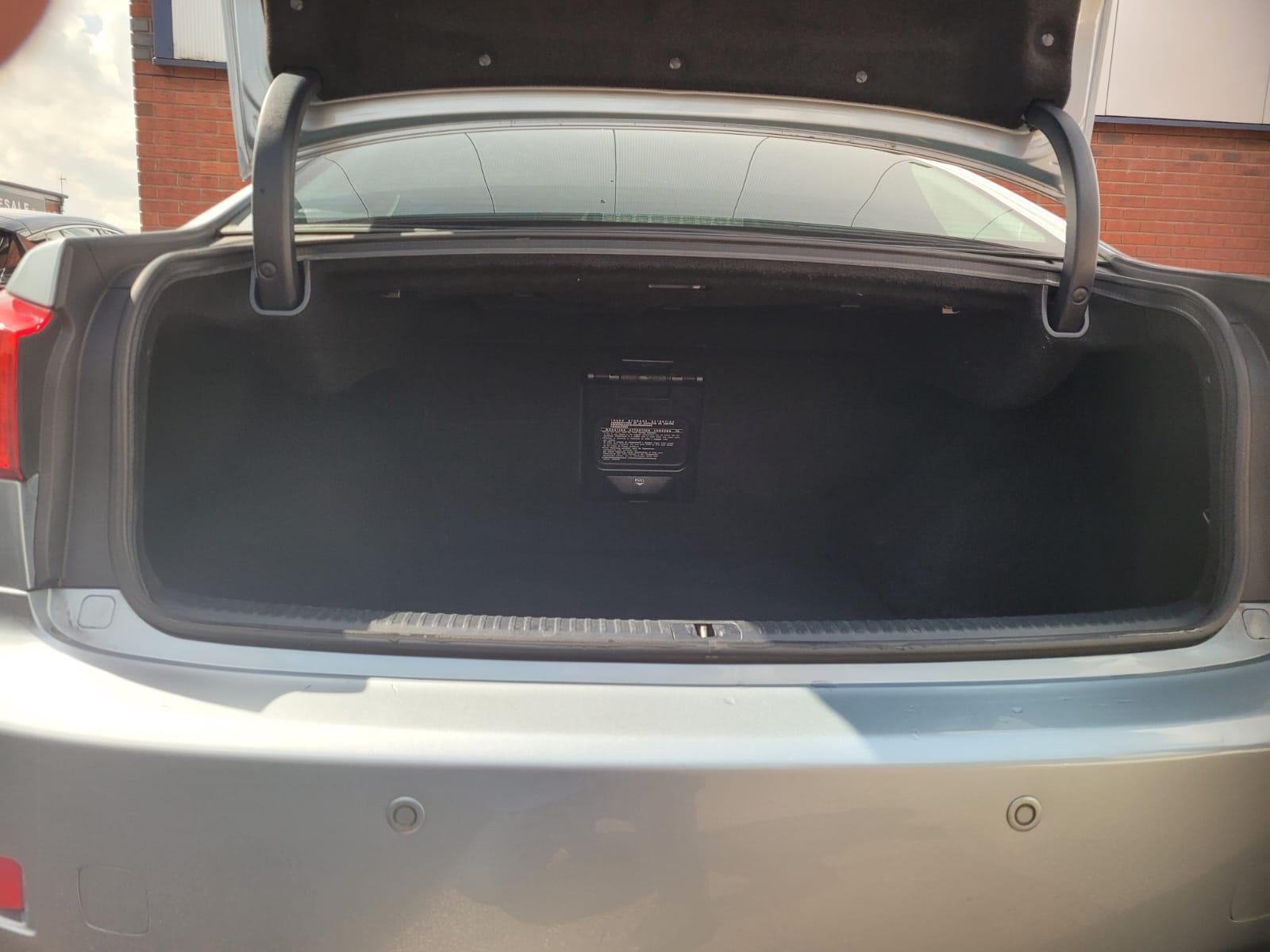 Lexus IS 2.2 220TD SE-L Saloon 4dr Diesel Manual (148 g/km, 175 bhp)