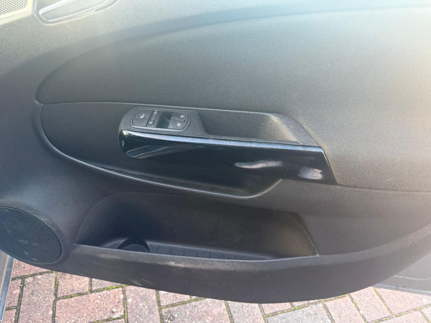 Vauxhall Corsa 1.2 16V SXi Hatchback 5dr Petrol Manual Euro 5 (A/C) (85 ps)