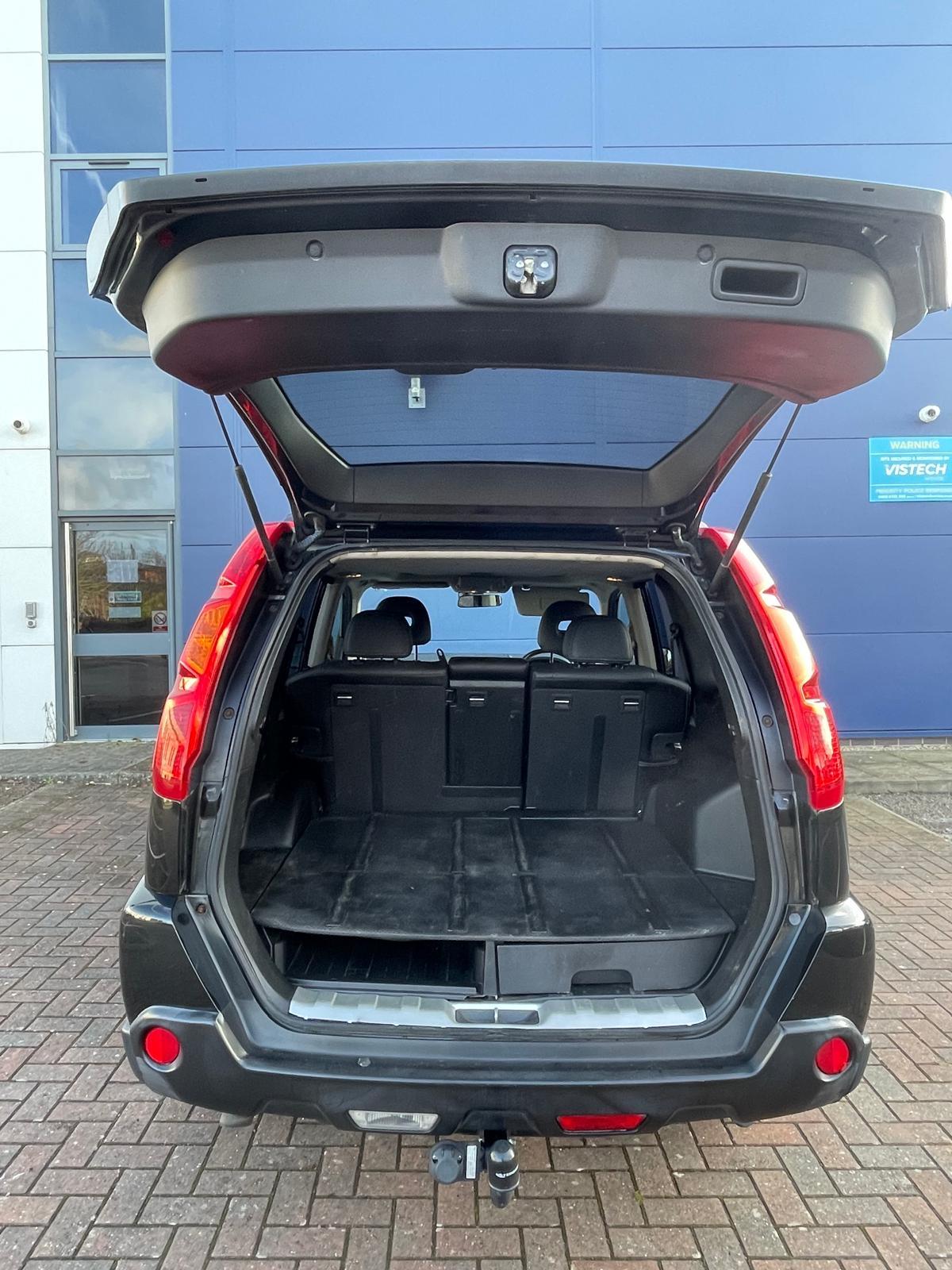 Nissan X-Trail 2.0 dCi Aventura Explorer SUV 5dr Diesel Auto 4WD Euro 4 (150 ps)