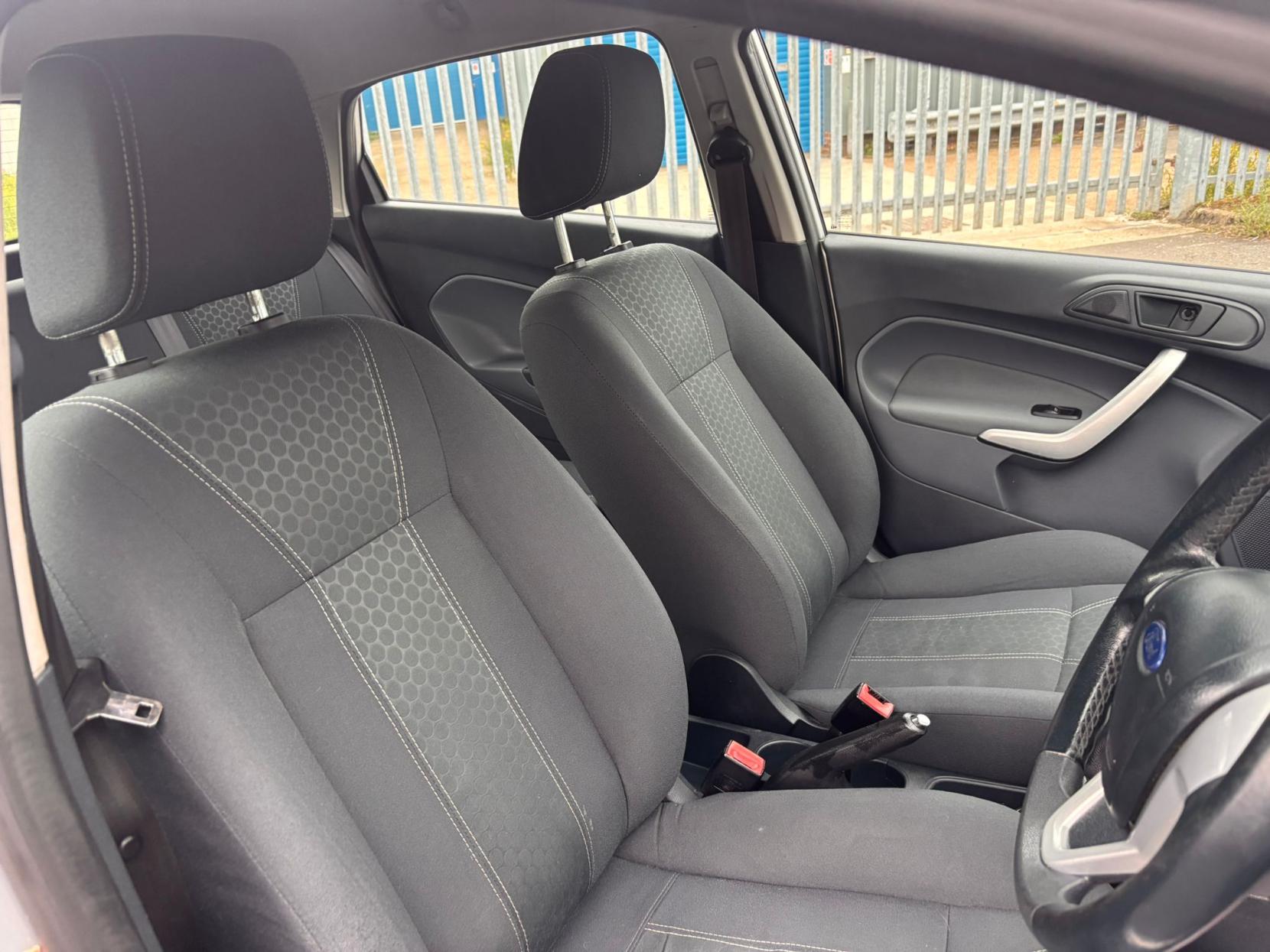 Ford Fiesta 1.4 TDCi Zetec Hatchback 5dr Diesel Manual (110 g/km, 67 bhp)