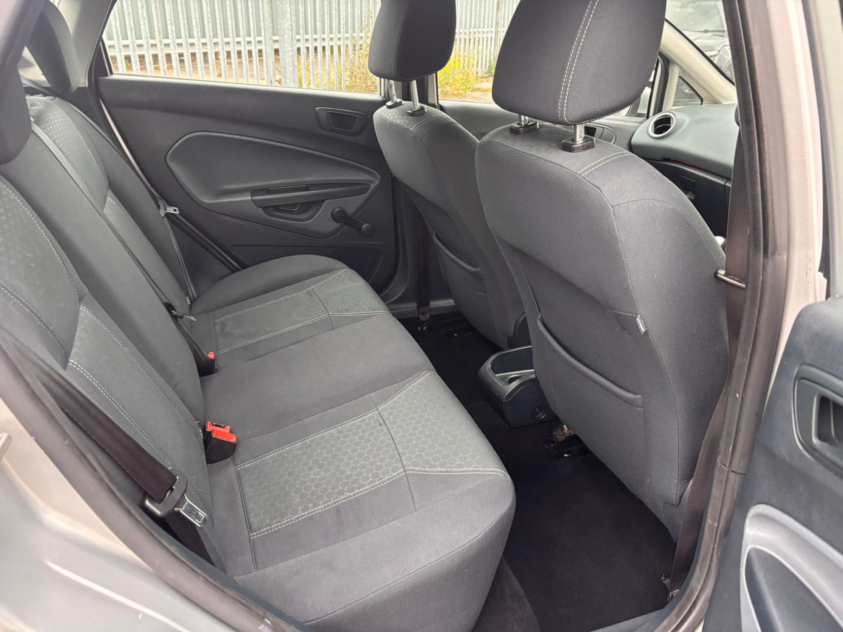 Ford Fiesta 1.4 TDCi Zetec Hatchback 5dr Diesel Manual (110 g/km, 67 bhp)