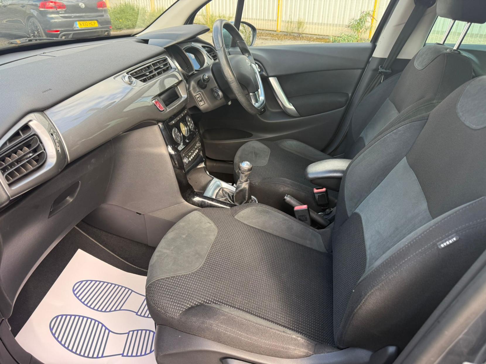 Citroen C3 1.6 HDi Exclusive Hatchback 5dr Diesel Manual Euro 4 (90 ps)