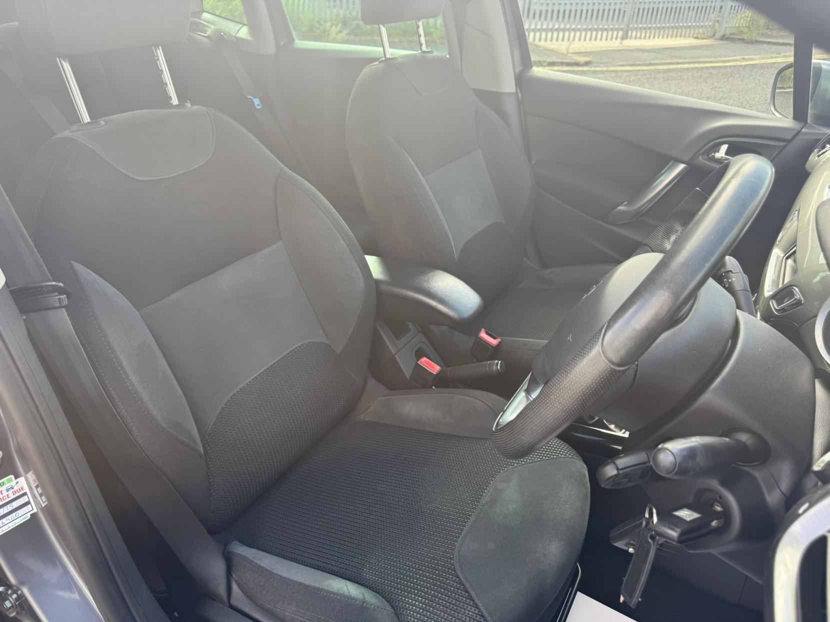 Citroen C3 1.6 HDi Exclusive Hatchback 5dr Diesel Manual Euro 4 (90 ps)