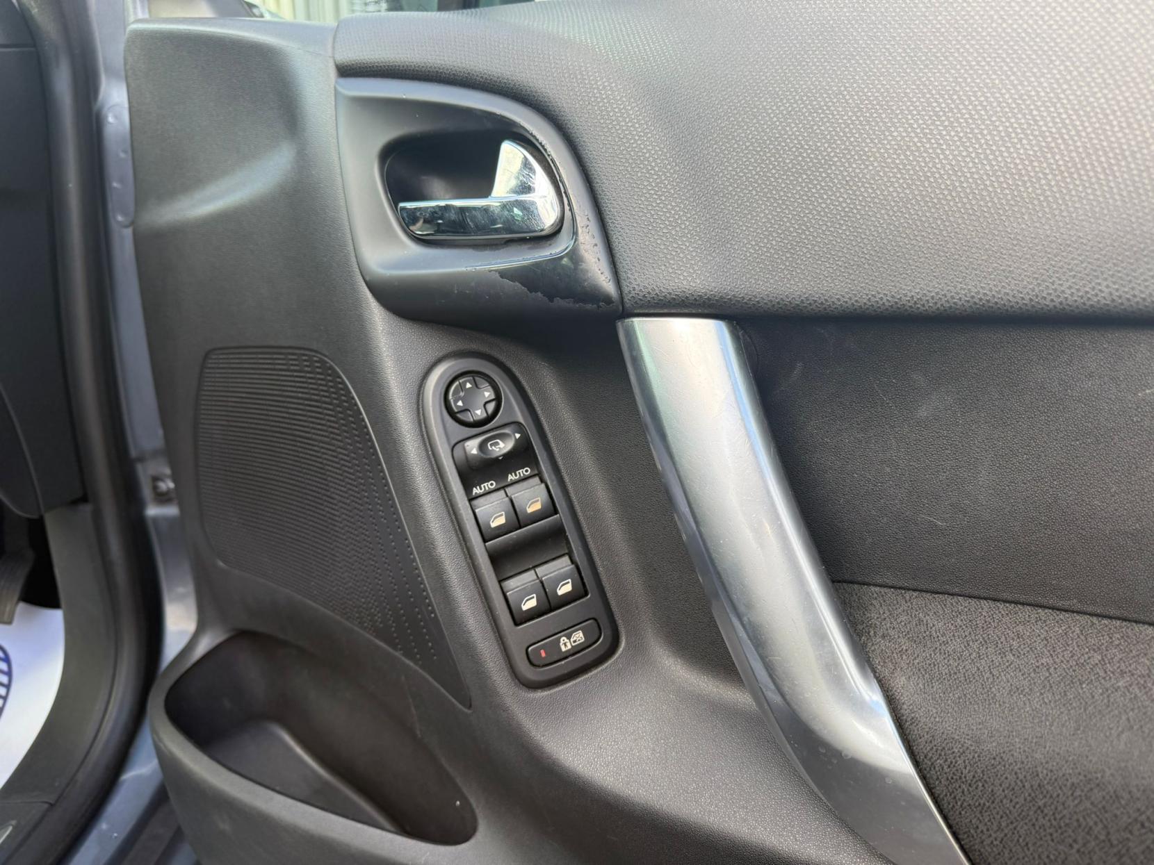 Citroen C3 1.6 HDi Exclusive Hatchback 5dr Diesel Manual Euro 4 (90 ps)