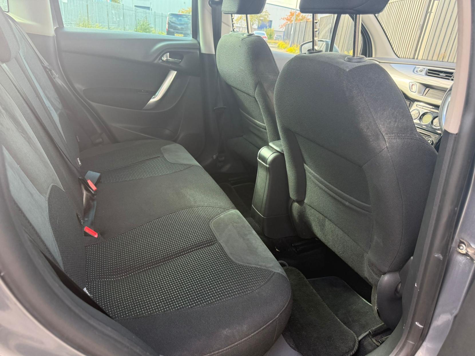 Citroen C3 1.6 HDi Exclusive Hatchback 5dr Diesel Manual Euro 4 (90 ps)