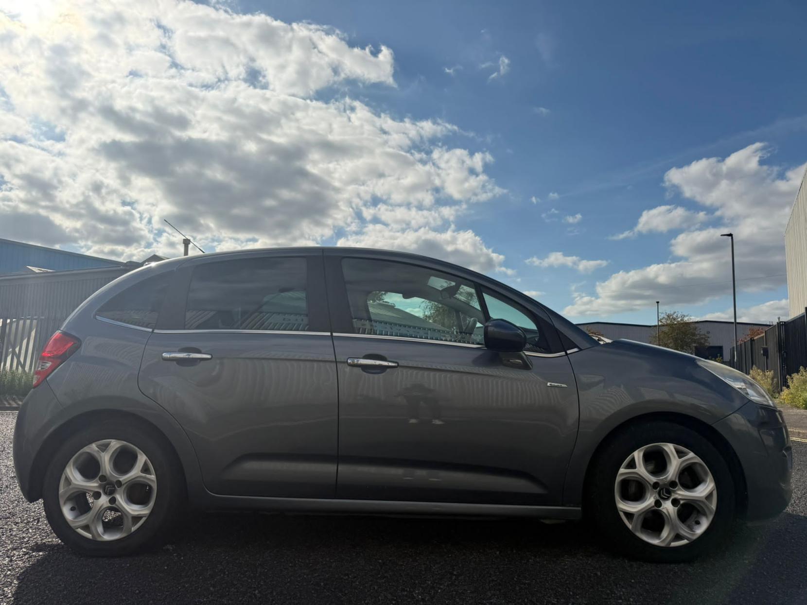 Citroen C3 1.6 HDi Exclusive Hatchback 5dr Diesel Manual Euro 4 (90 ps)