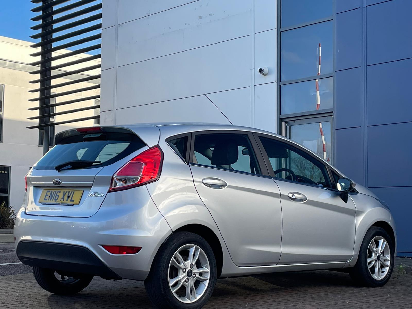 Ford Fiesta 1.5 TDCi Zetec Hatchback 5dr Diesel Manual Euro 6 (75 ps)