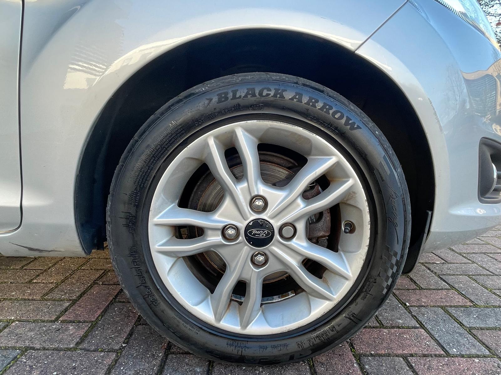 Ford Fiesta 1.5 TDCi Zetec Hatchback 5dr Diesel Manual Euro 6 (75 ps)