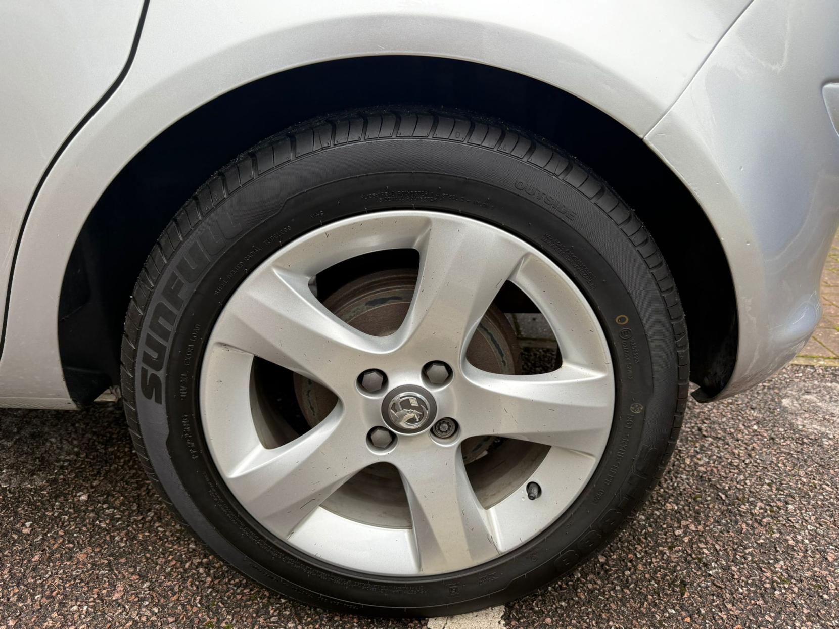 Vauxhall Corsa 1.4 16V SXi Hatchback 5dr Petrol Manual Wide Ratio Euro 5 (A/C) (100 ps)