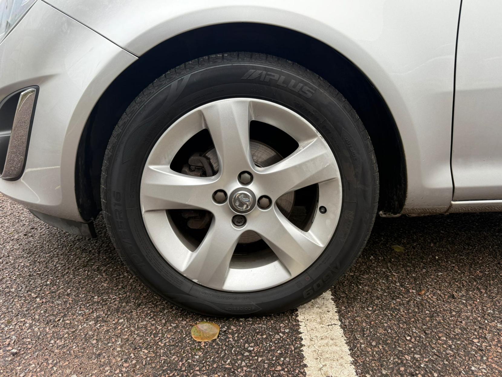 Vauxhall Corsa 1.4 16V SXi Hatchback 5dr Petrol Manual Wide Ratio Euro 5 (A/C) (100 ps)