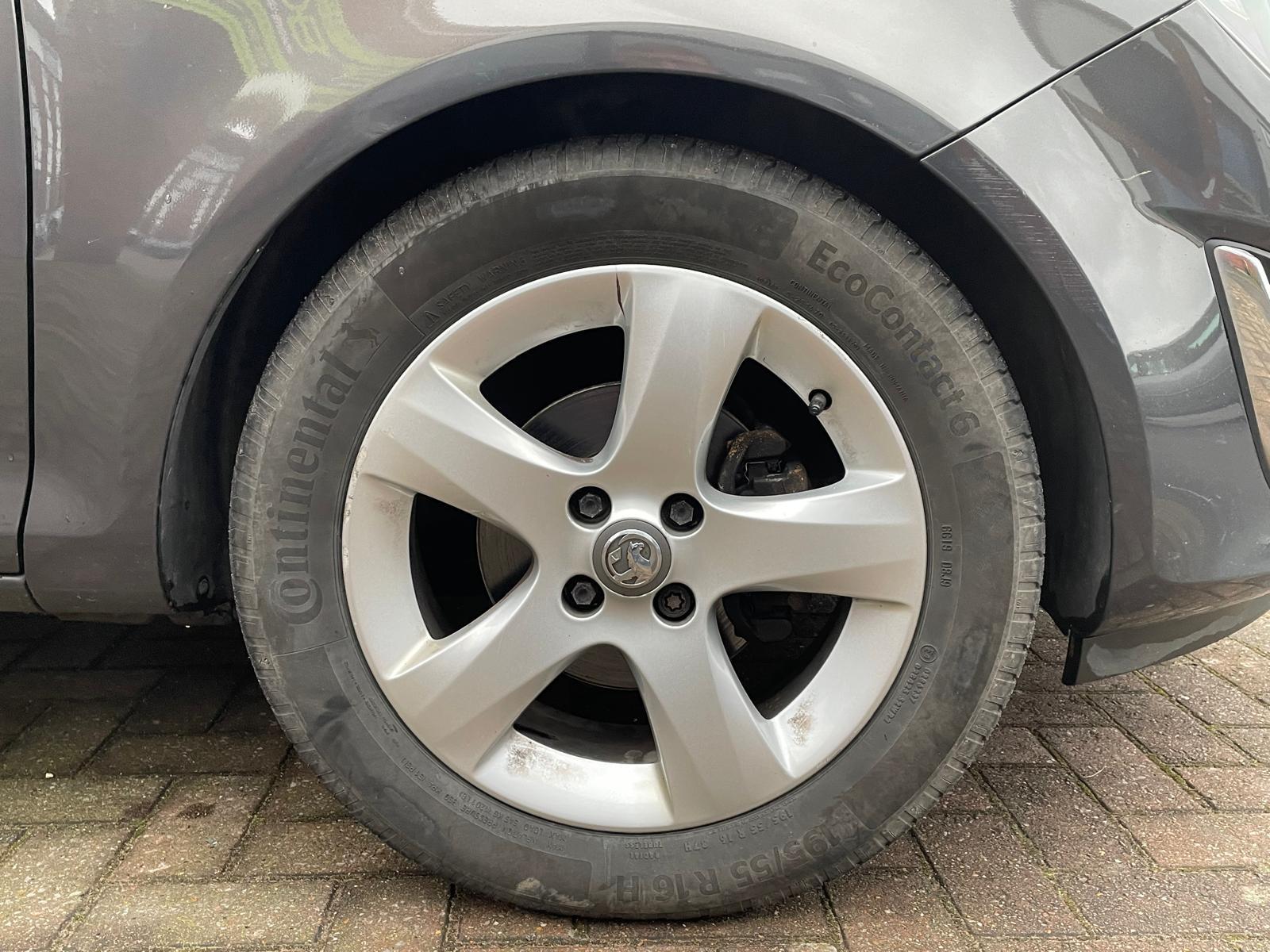 Vauxhall Corsa 1.4 16V SXi Hatchback 5dr Petrol Manual Wide Ratio Euro 5 (100 ps)