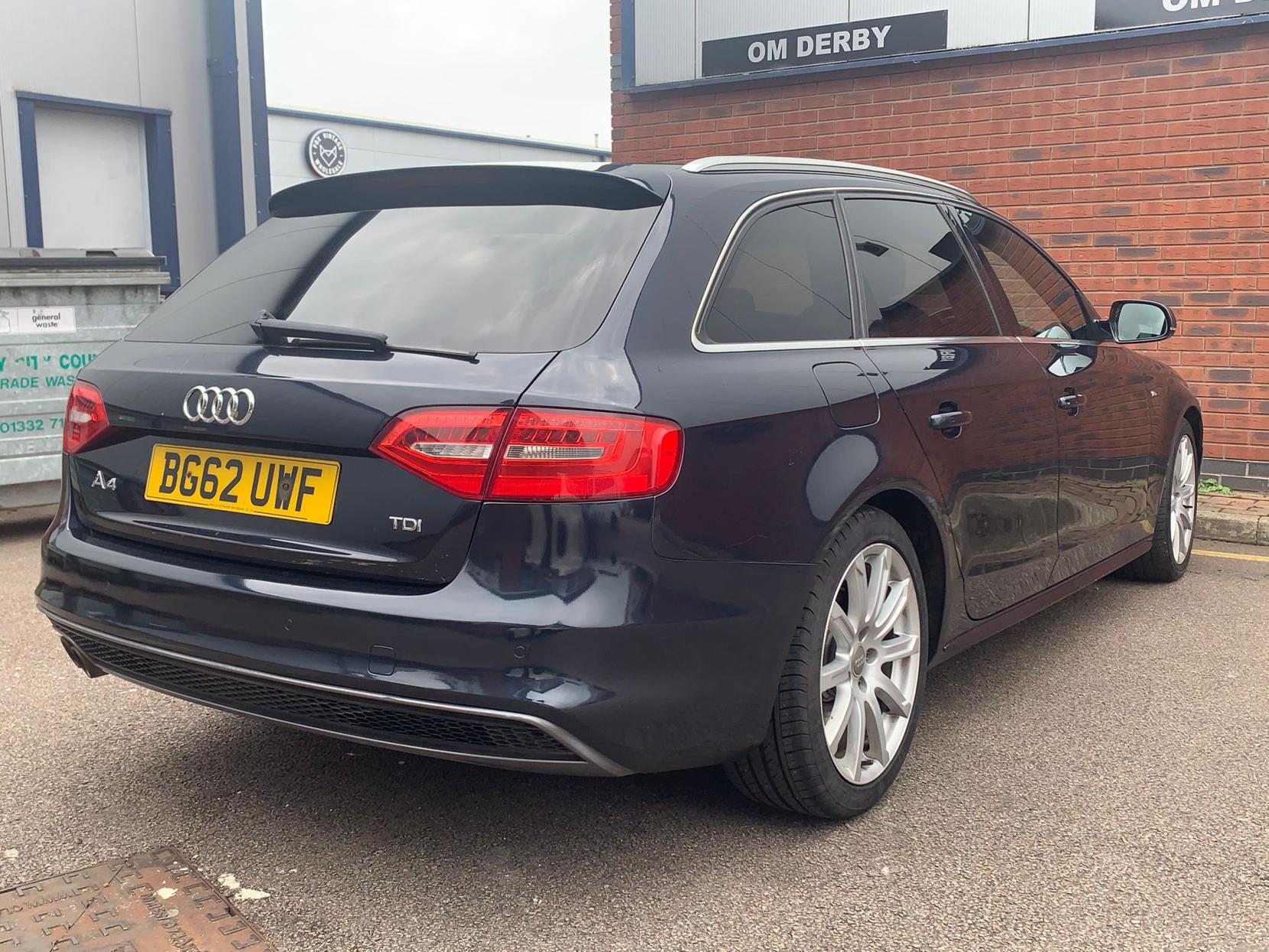 Audi A4 Avant 2.0 TDI S line Estate 5dr Diesel Manual Euro 5 (s/s) (143 ps)