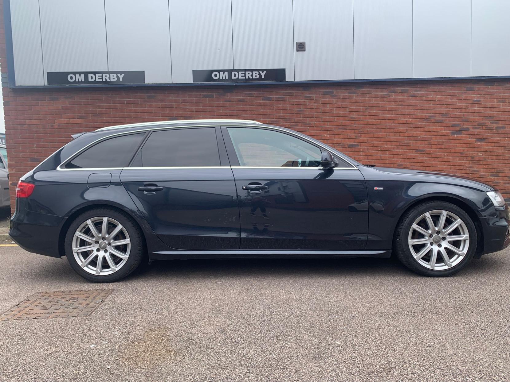 Audi A4 Avant 2.0 TDI S line Estate 5dr Diesel Manual Euro 5 (s/s) (143 ps)