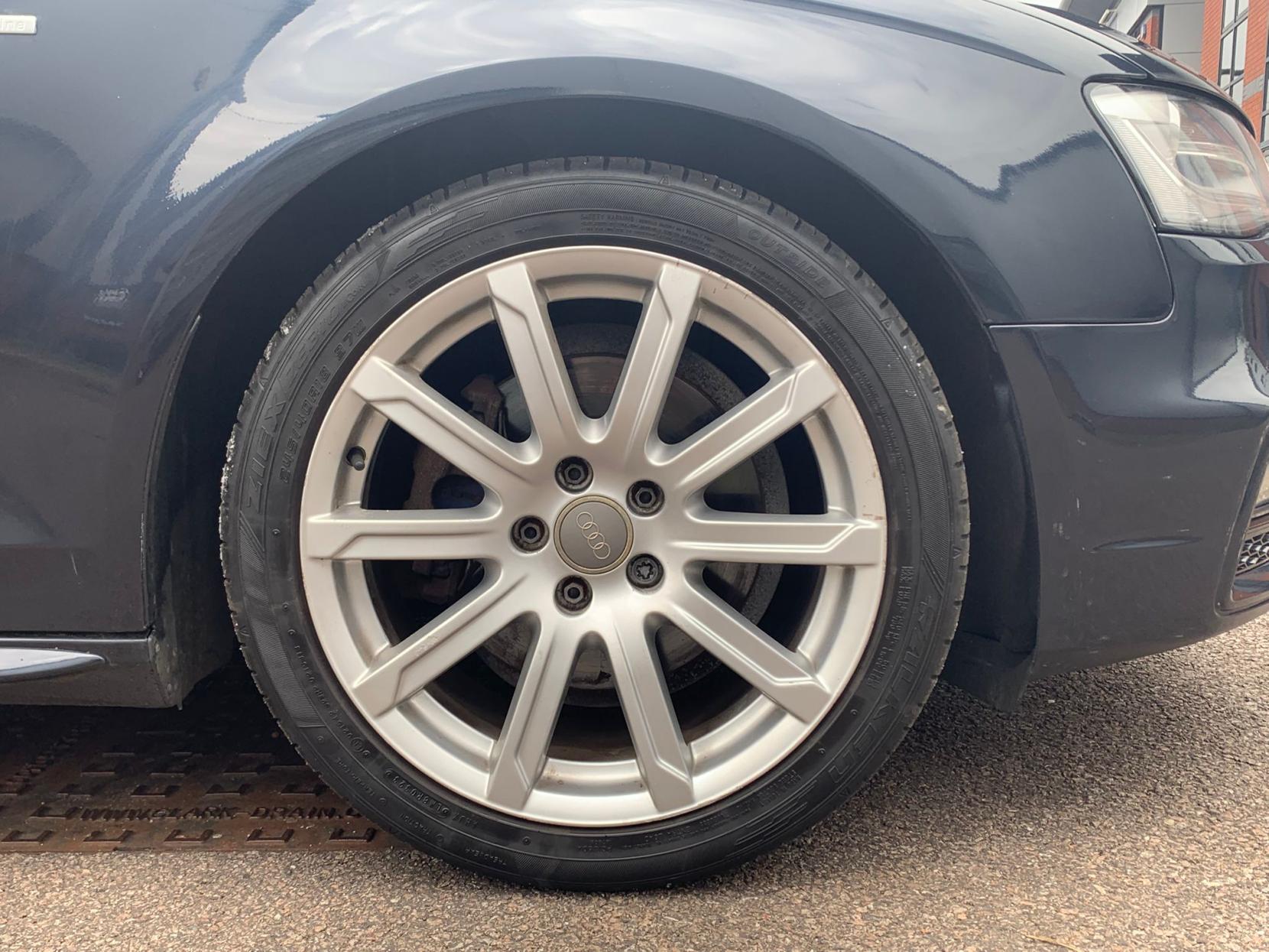 Audi A4 Avant 2.0 TDI S line Estate 5dr Diesel Manual Euro 5 (s/s) (143 ps)