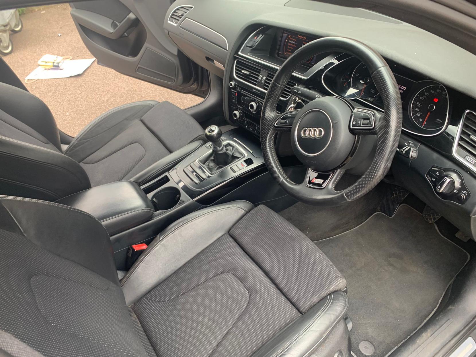 Audi A4 Avant 2.0 TDI S line Estate 5dr Diesel Manual Euro 5 (s/s) (143 ps)