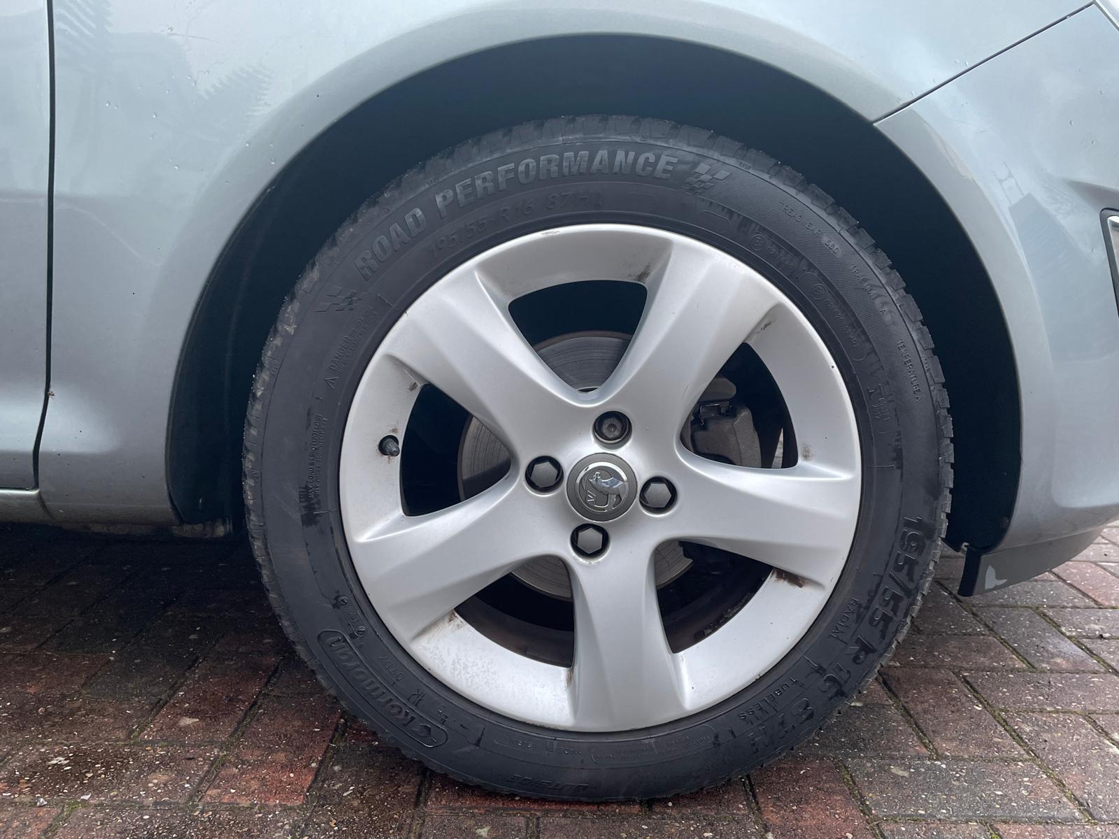 Vauxhall Corsa 1.4 16V SXi Hatchback 5dr Petrol Manual Wide Ratio Euro 5 (A/C) (100 ps)