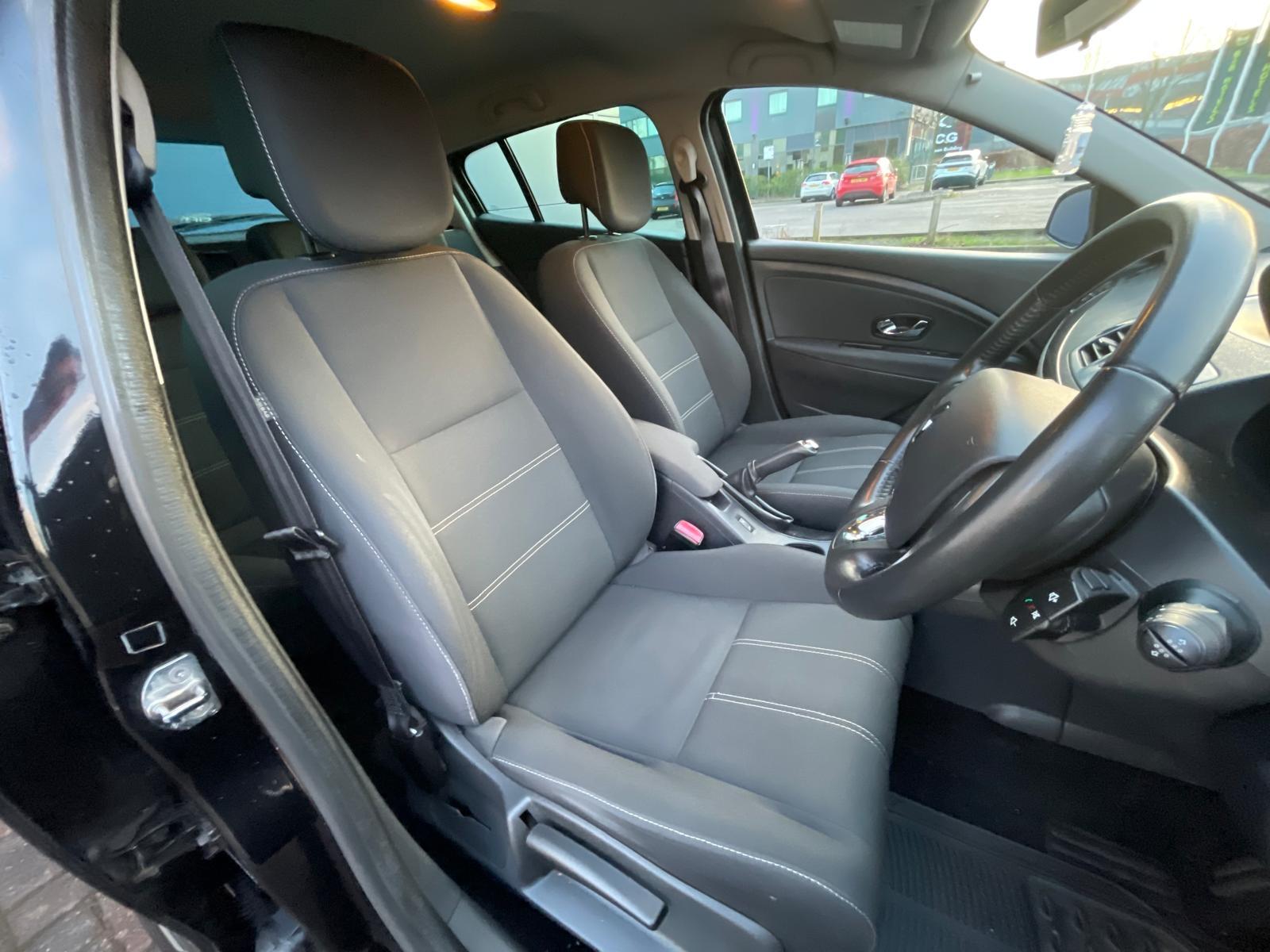 Renault Megane 1.6 VVT Knight Edition Hatchback 5dr Petrol Manual Euro 5 (110 ps)