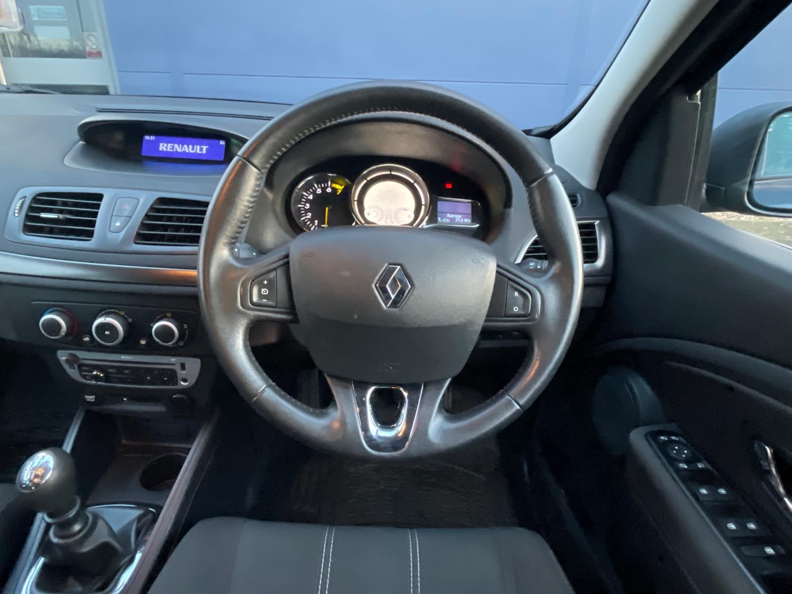 Renault Megane 1.6 VVT Knight Edition Hatchback 5dr Petrol Manual Euro 5 (110 ps)