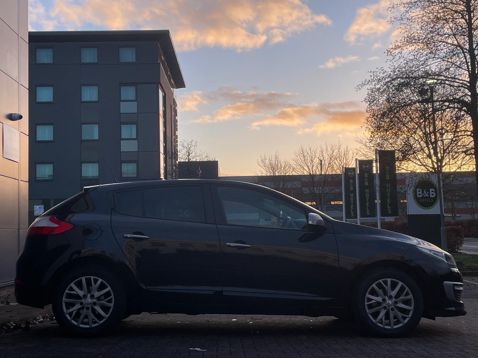 Renault Megane 1.6 VVT Knight Edition Hatchback 5dr Petrol Manual Euro 5 (110 ps)