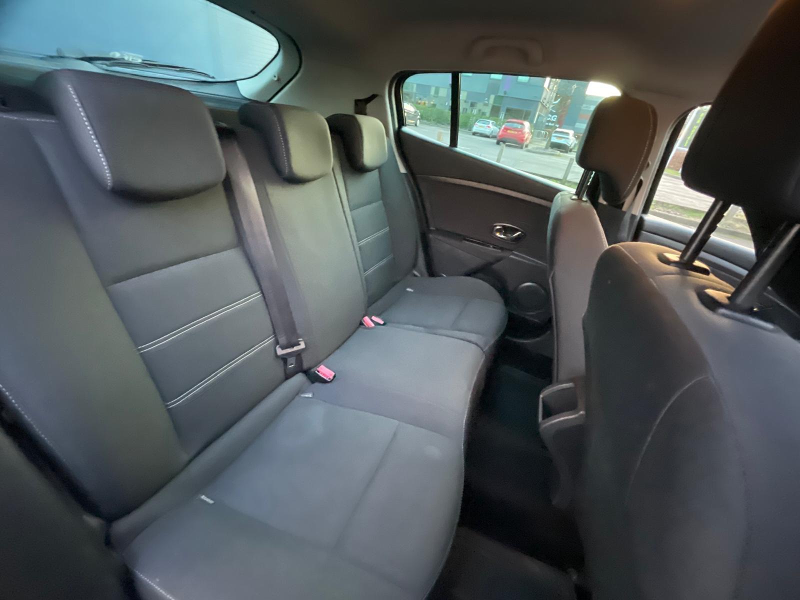 Renault Megane 1.6 VVT Knight Edition Hatchback 5dr Petrol Manual Euro 5 (110 ps)