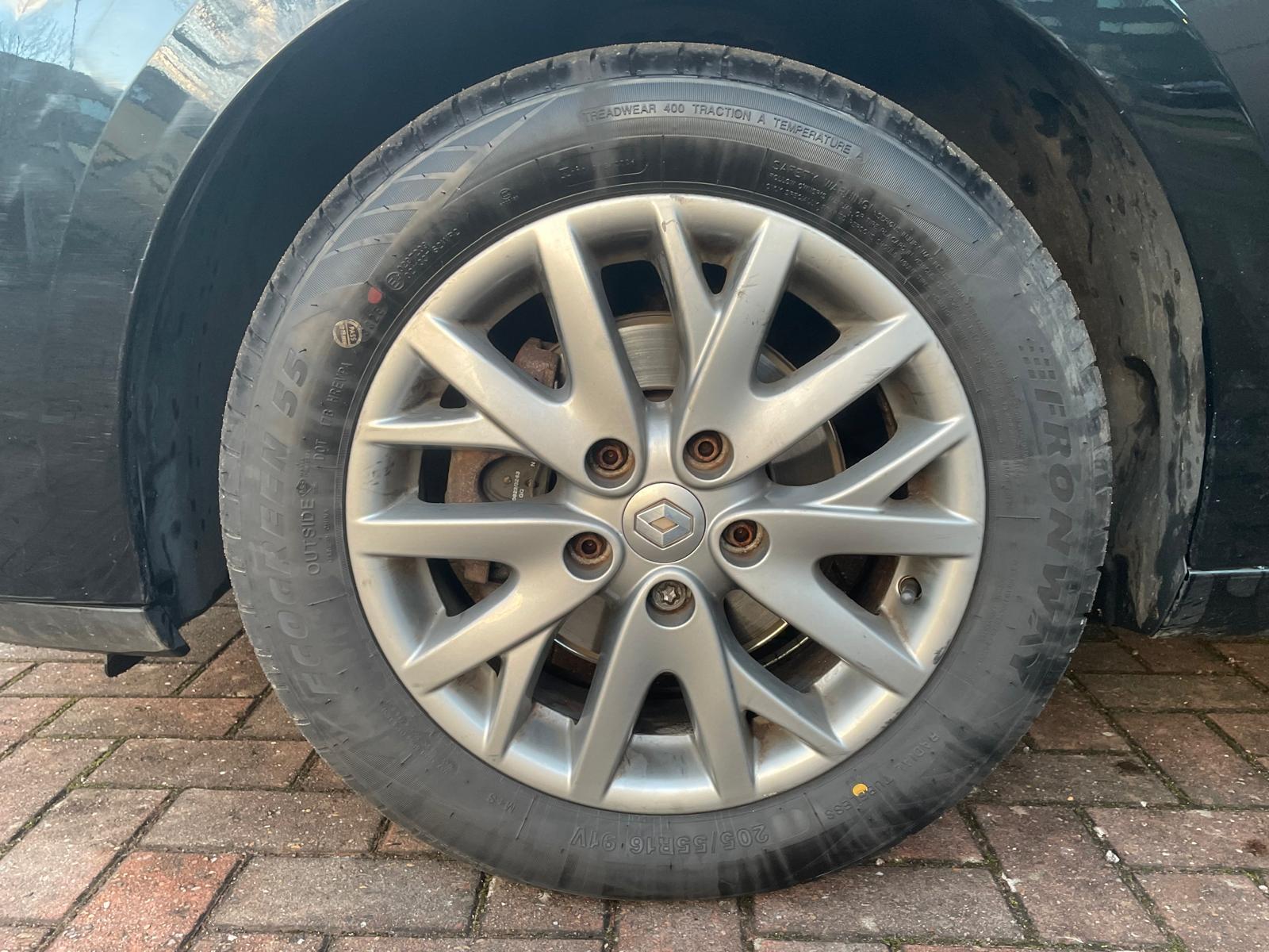 Renault Megane 1.6 VVT Knight Edition Hatchback 5dr Petrol Manual Euro 5 (110 ps)