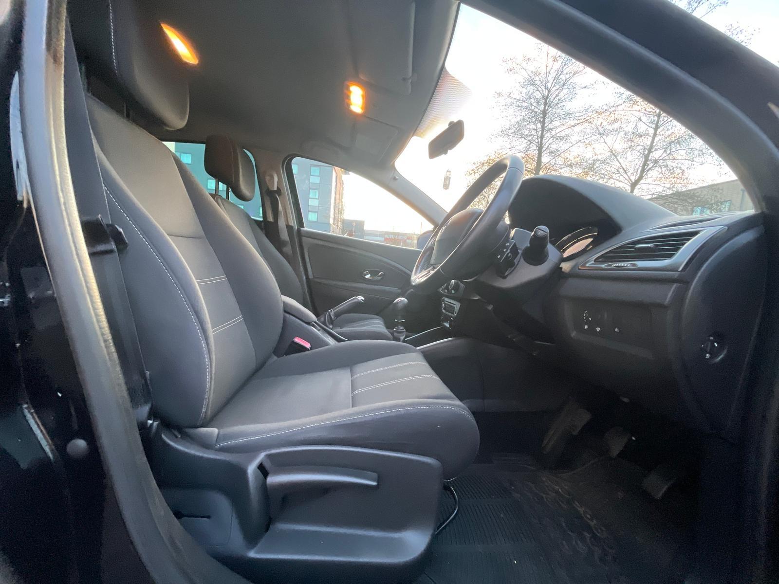 Renault Megane 1.6 VVT Knight Edition Hatchback 5dr Petrol Manual Euro 5 (110 ps)