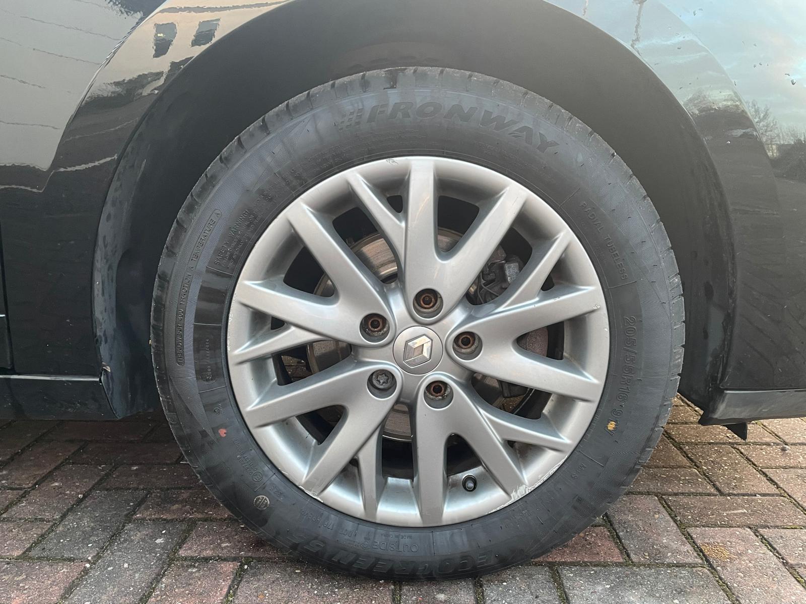 Renault Megane 1.6 VVT Knight Edition Hatchback 5dr Petrol Manual Euro 5 (110 ps)