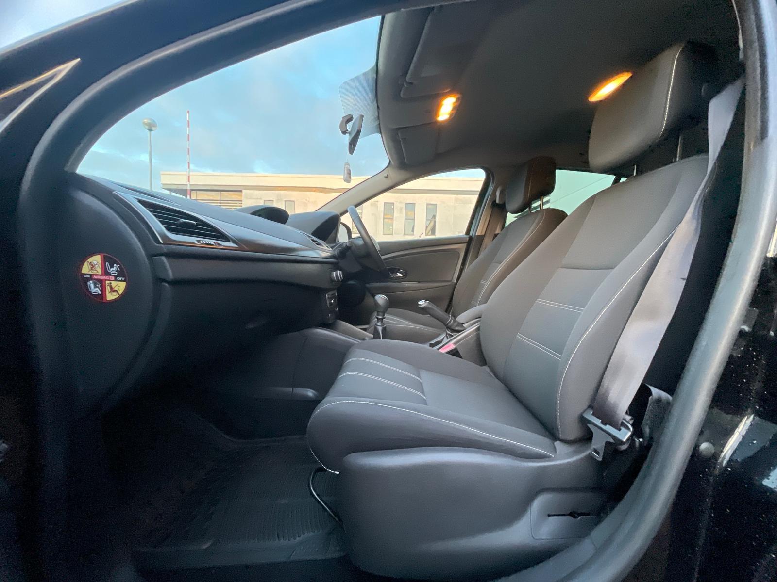 Renault Megane 1.6 VVT Knight Edition Hatchback 5dr Petrol Manual Euro 5 (110 ps)