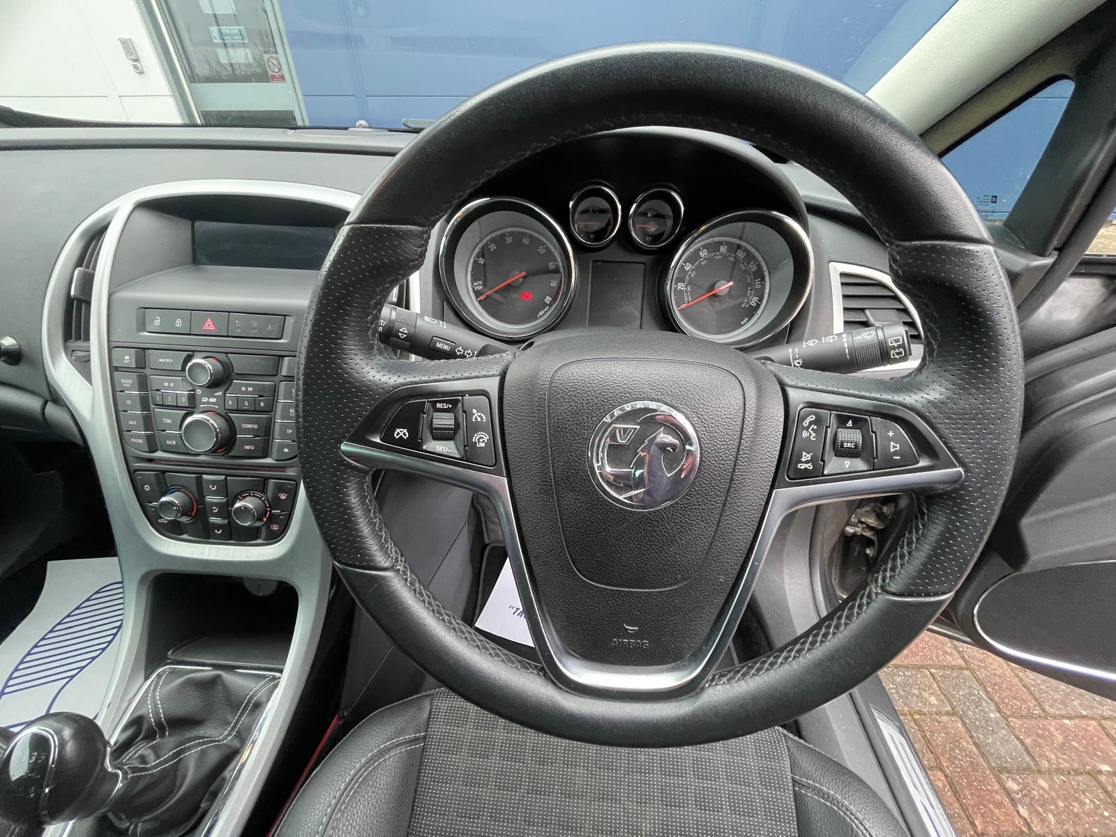 Vauxhall Astra GTC 1.4T SRi Coupe 3dr Petrol Manual Euro 5 (s/s) 20in Alloy (140 ps)