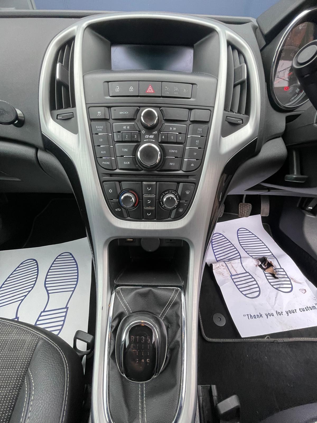 Vauxhall Astra GTC 1.4T SRi Coupe 3dr Petrol Manual Euro 5 (s/s) 20in Alloy (140 ps)