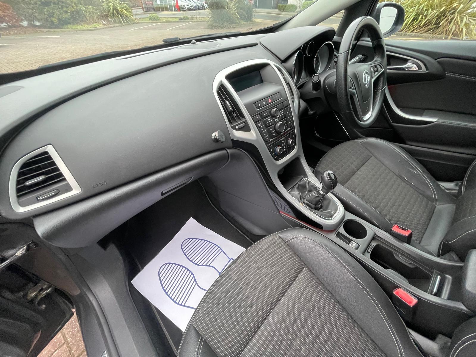 Vauxhall Astra GTC 1.4T SRi Coupe 3dr Petrol Manual Euro 5 (s/s) 20in Alloy (140 ps)