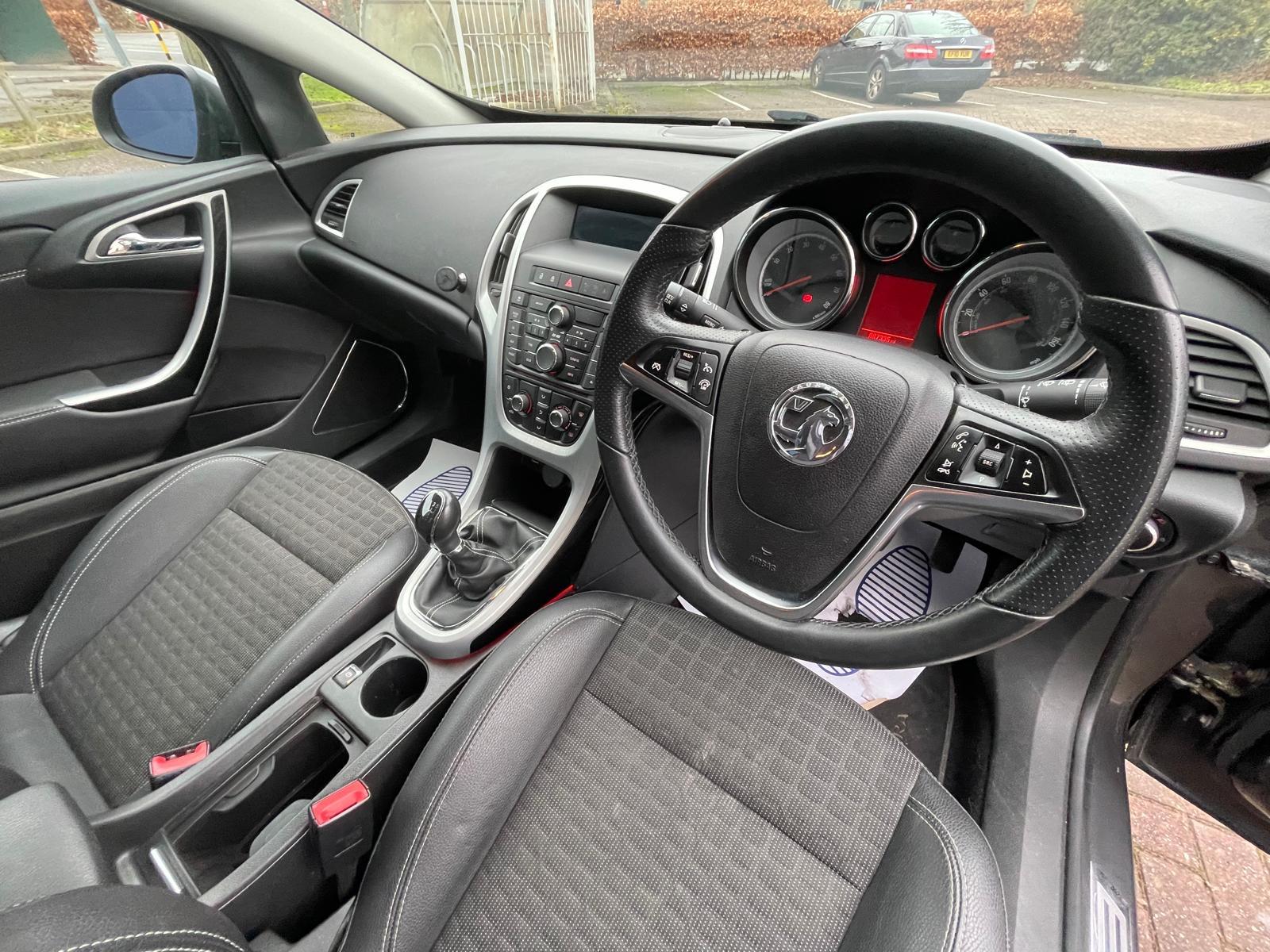 Vauxhall Astra GTC 1.4T SRi Coupe 3dr Petrol Manual Euro 5 (s/s) 20in Alloy (140 ps)