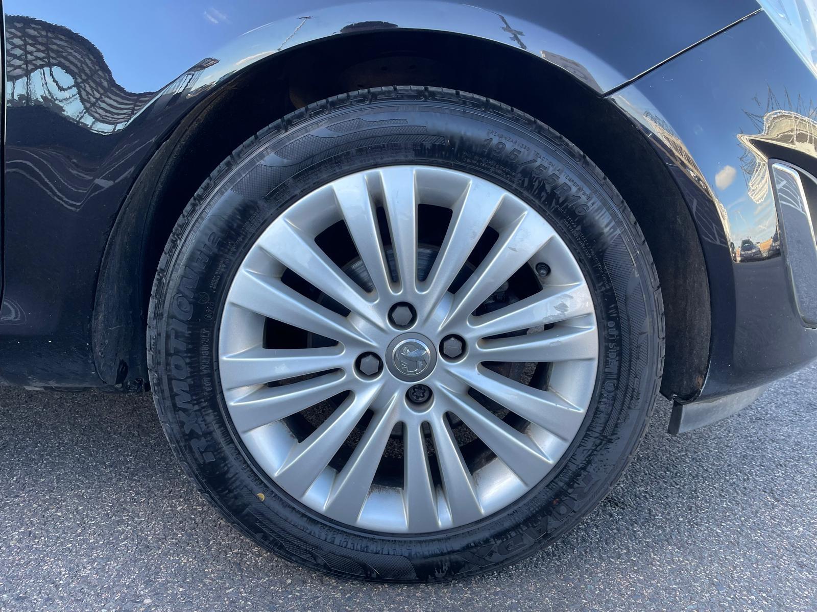 Vauxhall Corsa 1.0 ecoFLEX 12V Excite Hatchback 3dr Petrol Manual Euro 5 (A/C) (65 ps)