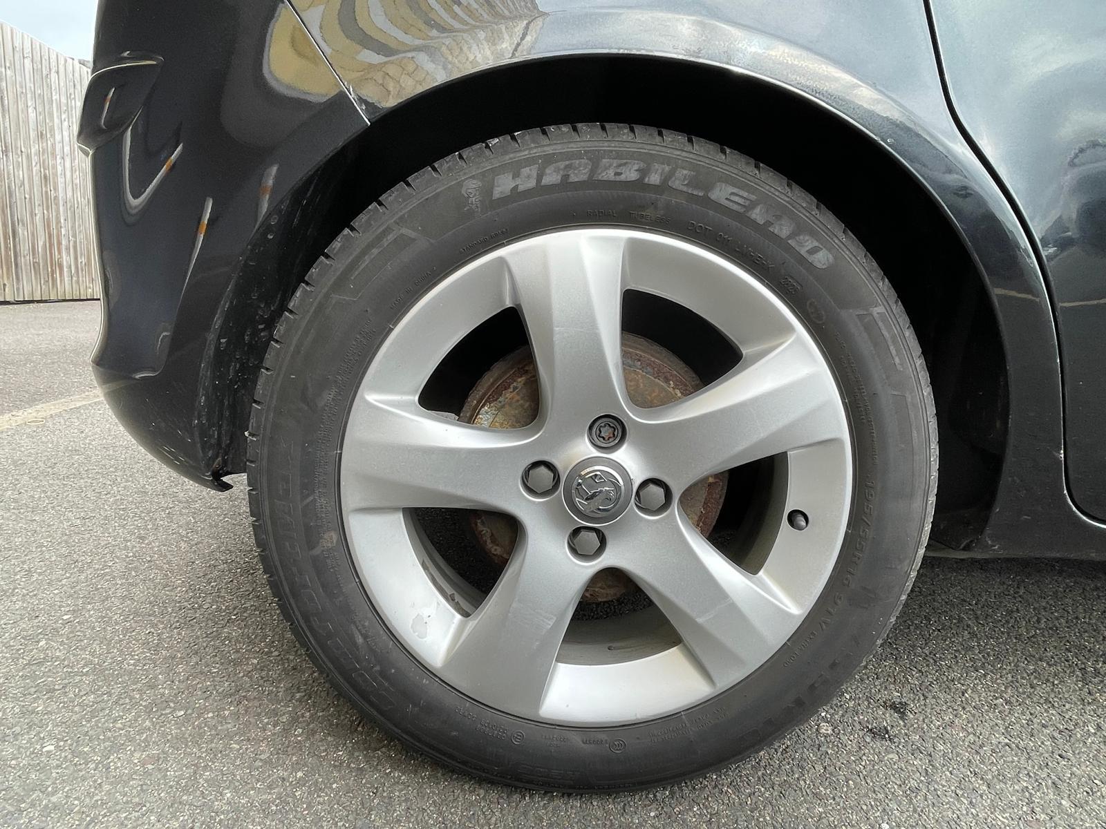 Vauxhall Corsa 1.2 16V SXi Hatchback 5dr Petrol Manual Euro 5 (A/C) (85 ps)